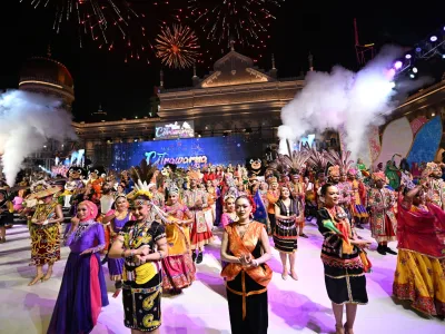 Colours of Parade 17
