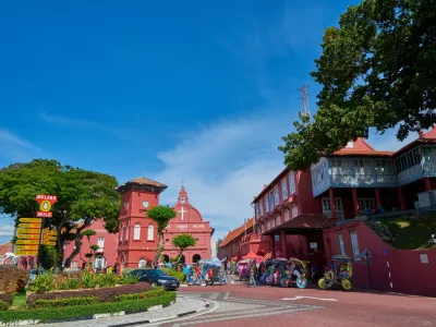 magnific-blue-sky-summer-malaysia-ancient-unesco-heritage-city-melaka
